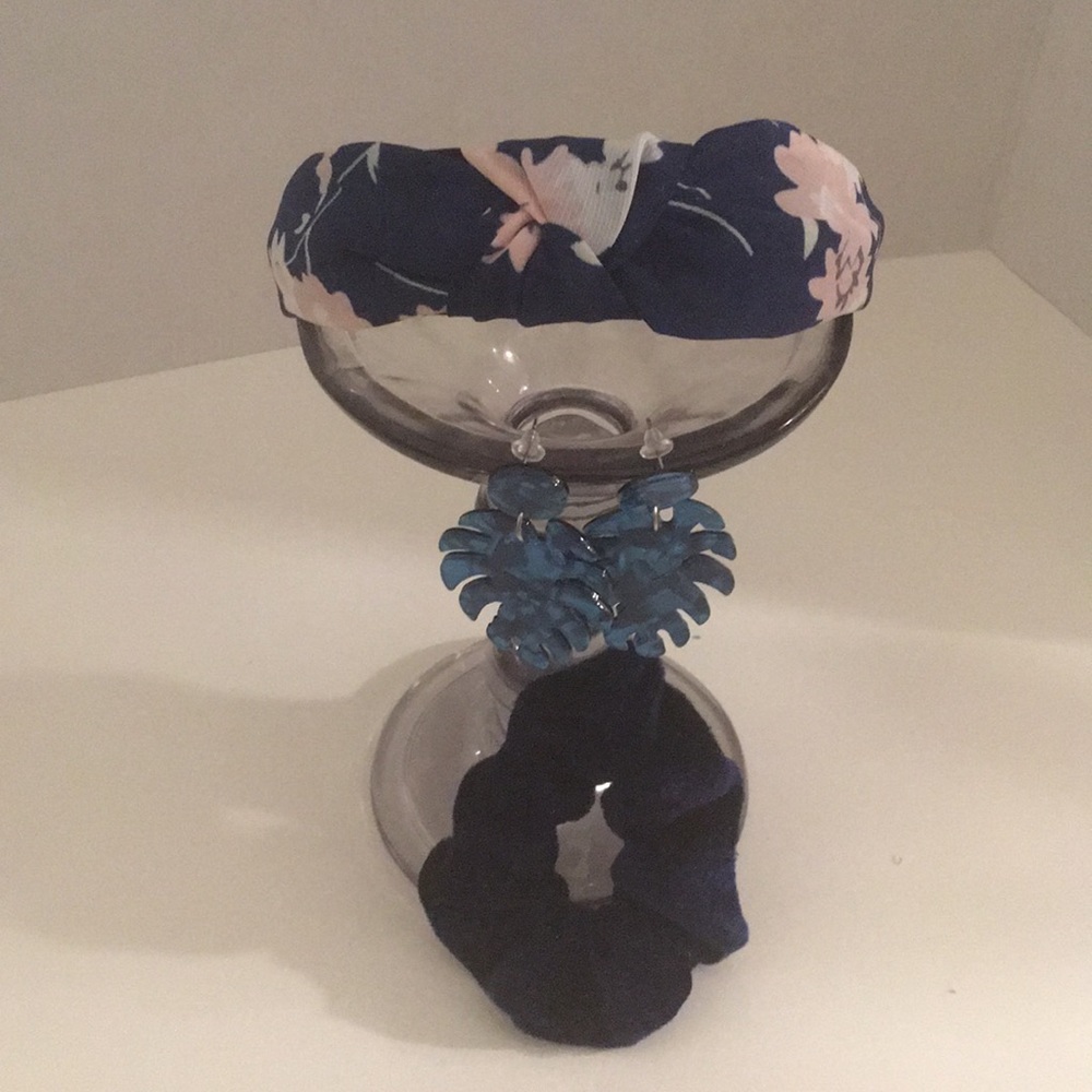 Flower Bundle-Headband, Resin Earrings, Scrunchie